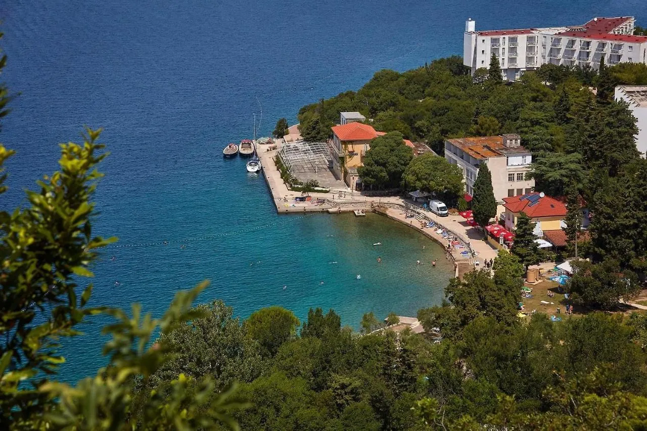 Homestay Ela I Gabi Apartment Omisalj