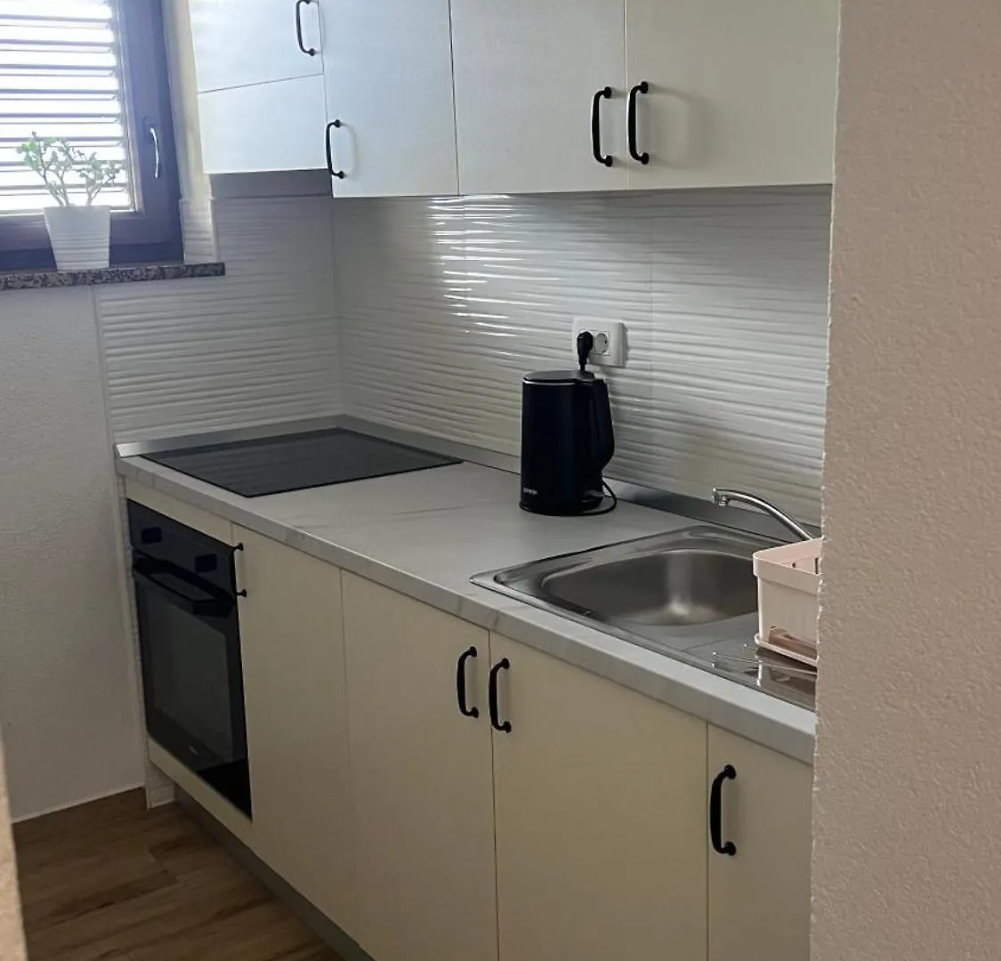 Ela I Gabi Apartment Omisalj Homestay